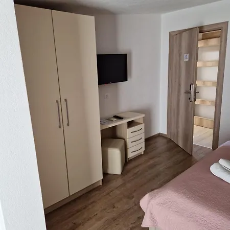 Petrovic 马卡尔斯卡