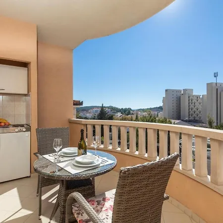 Lägenhet Petrovic Makarska