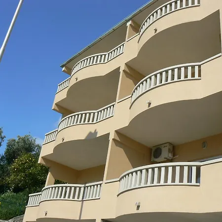 Petrovic Apartment *