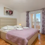 Apartment Petrovic Makarska