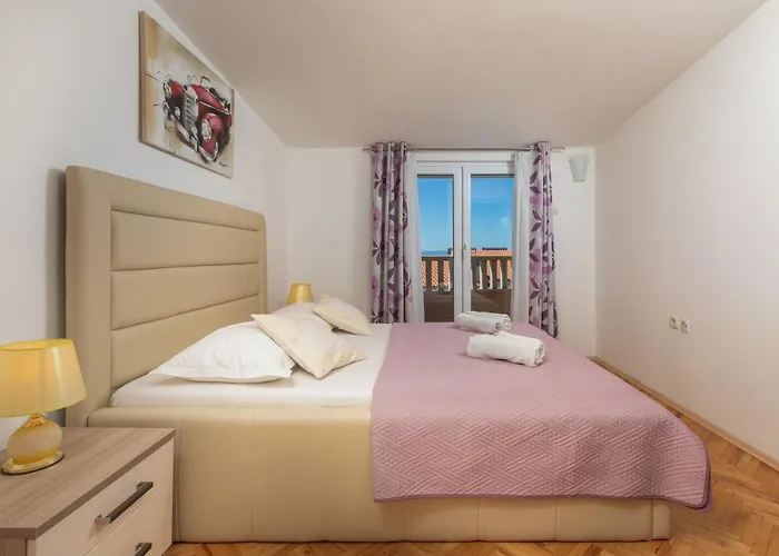 Petrovic * Макарська